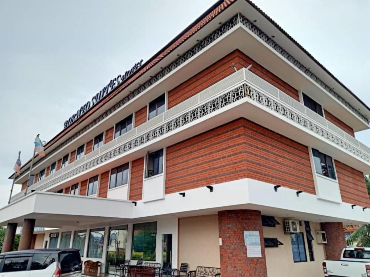 Super Oyo 90464 Borneo Suites Hotel Kota Kinabalu Exterior photo